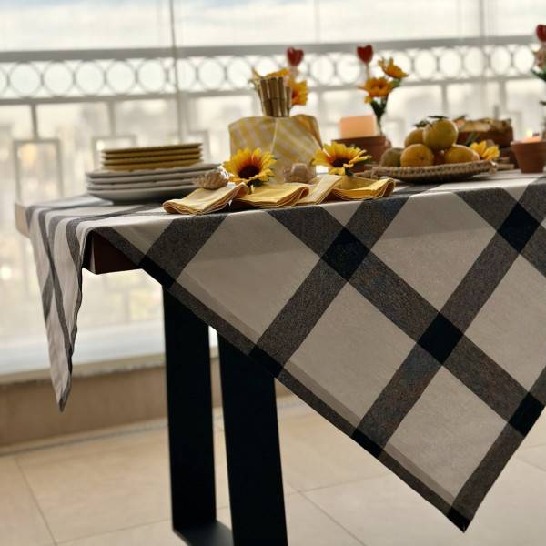 Toalha de Mesa Xadrez Preto e Branco 10 Lugares - Mesa Chiq - Toalhas de  Mesa Sob Medida Impermeáveis